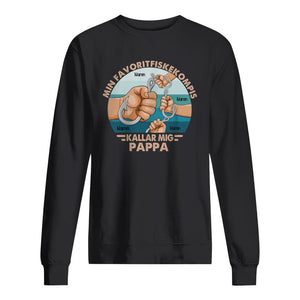 Personlig t-shirt till pappa | Personlig presenter till far | Min favoritfiskekompis  kallar mig Pappa/ Farfar /Morfar