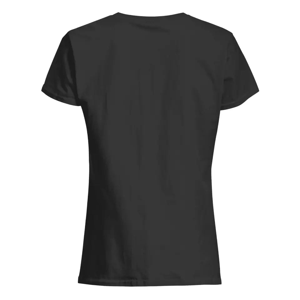 Personlig T-shirt till Mamma | Personlig present till Mor | Denna mammasaurie tillhör