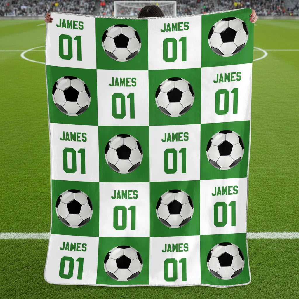 Mjuk filt med namn och fotbollsmotiv  - Personlig Filt För Barn