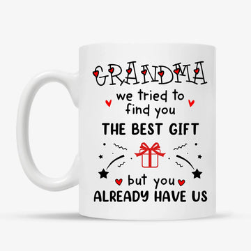 Personligt krus til bedstefar med indskriften "Grandpa we tried to find you the best gift"